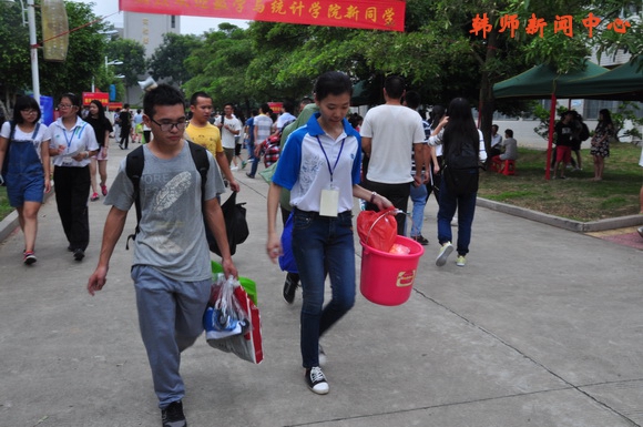 韩东校区2015级迎新工作圆满完成